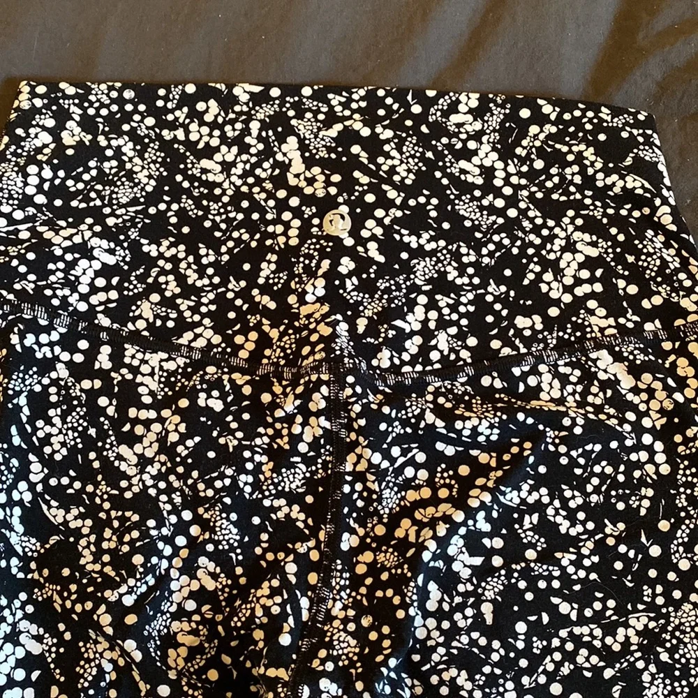 Lululemon Aligns Chirasu Black 6 - Picture 4 of 7